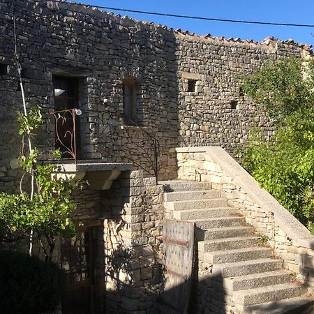 La Tour Des Baronnies A La Porte De L Eau Saint-Auban-sur-l'Ouveze Exterior foto
